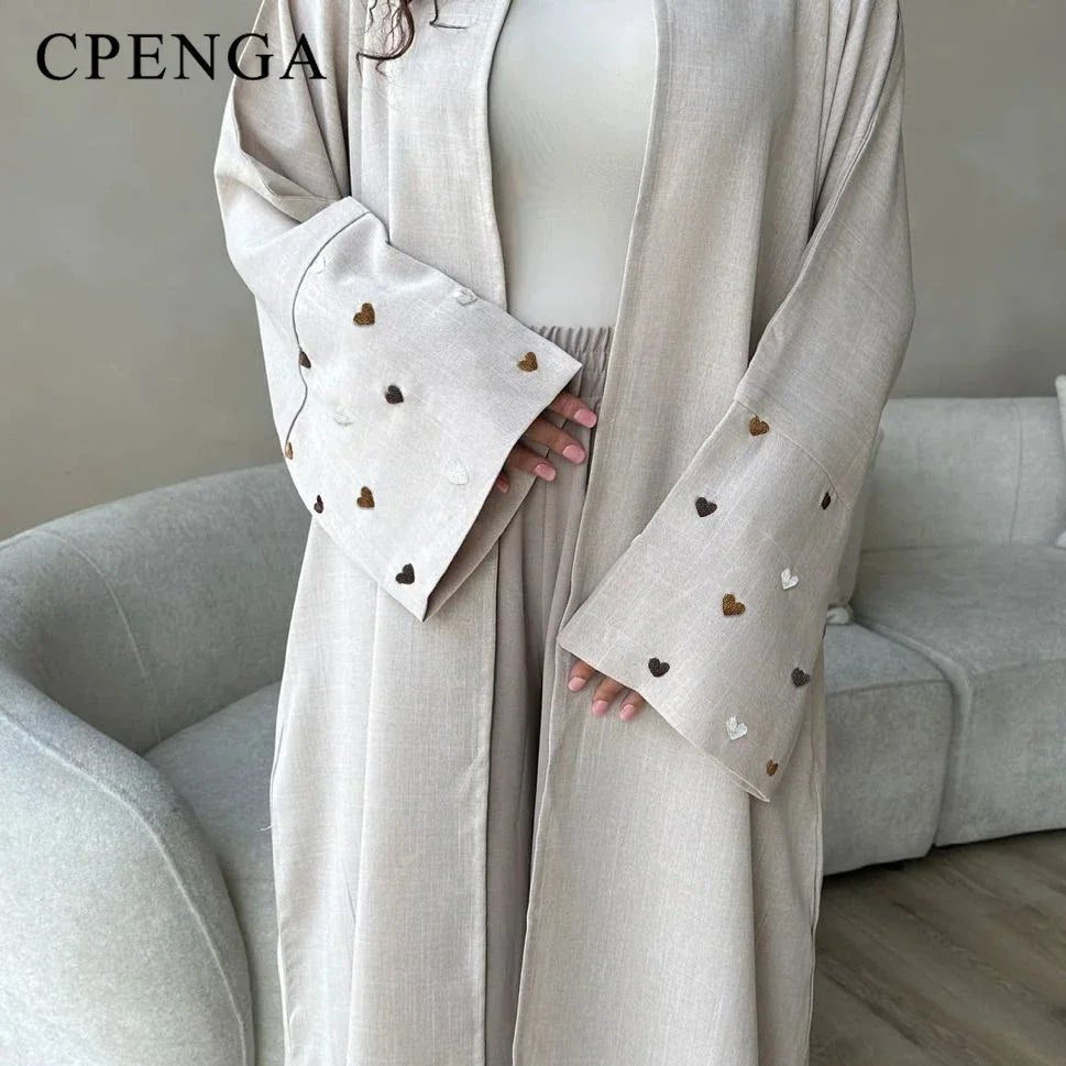Abaya Ouverte avec Broderie Cœur pour Femme Kimono Élégant - NGSHOP-ONE