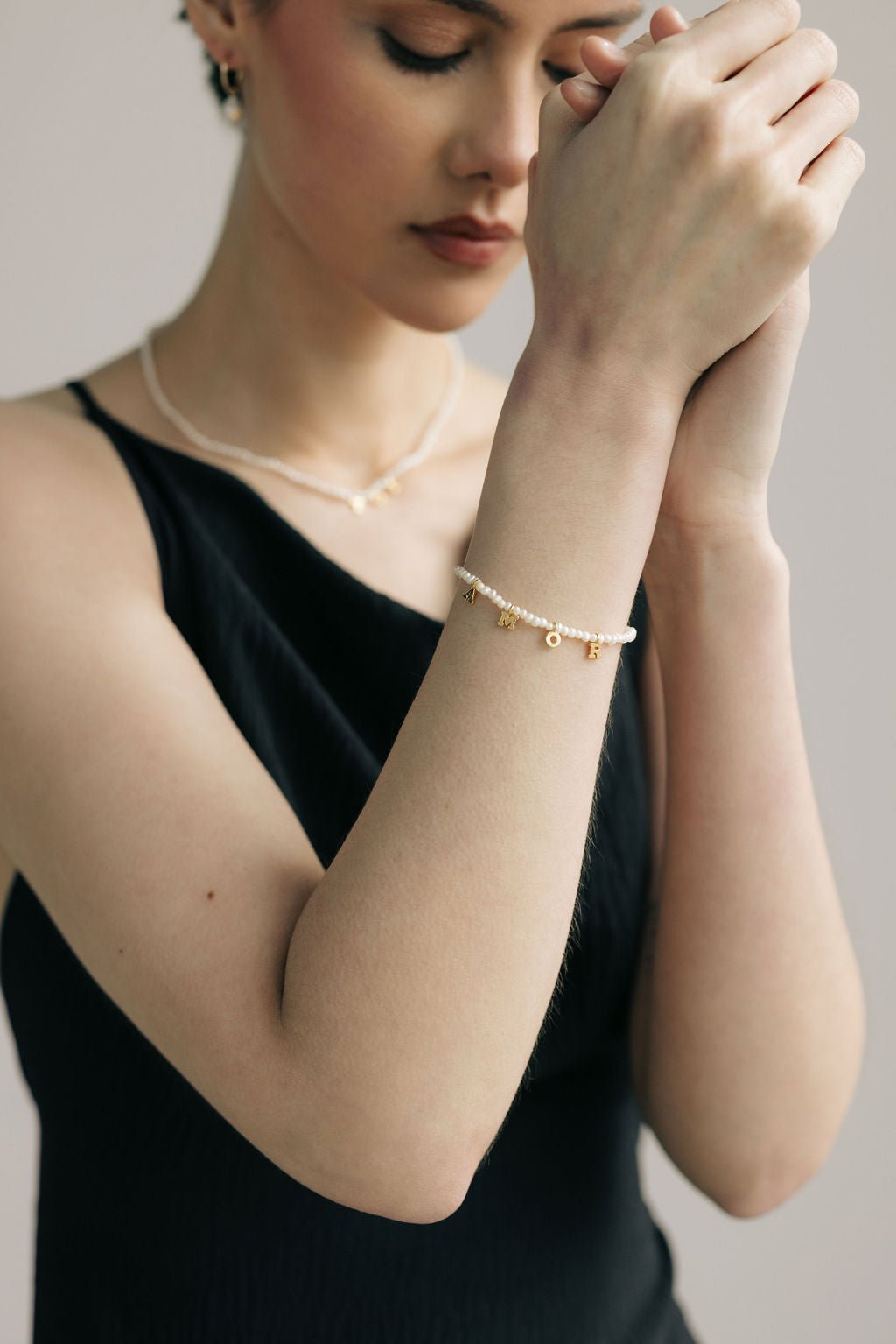 Bracelet Rime initiales : personnalisez votre amour en perles et or 24k - NGSHOP-ONE