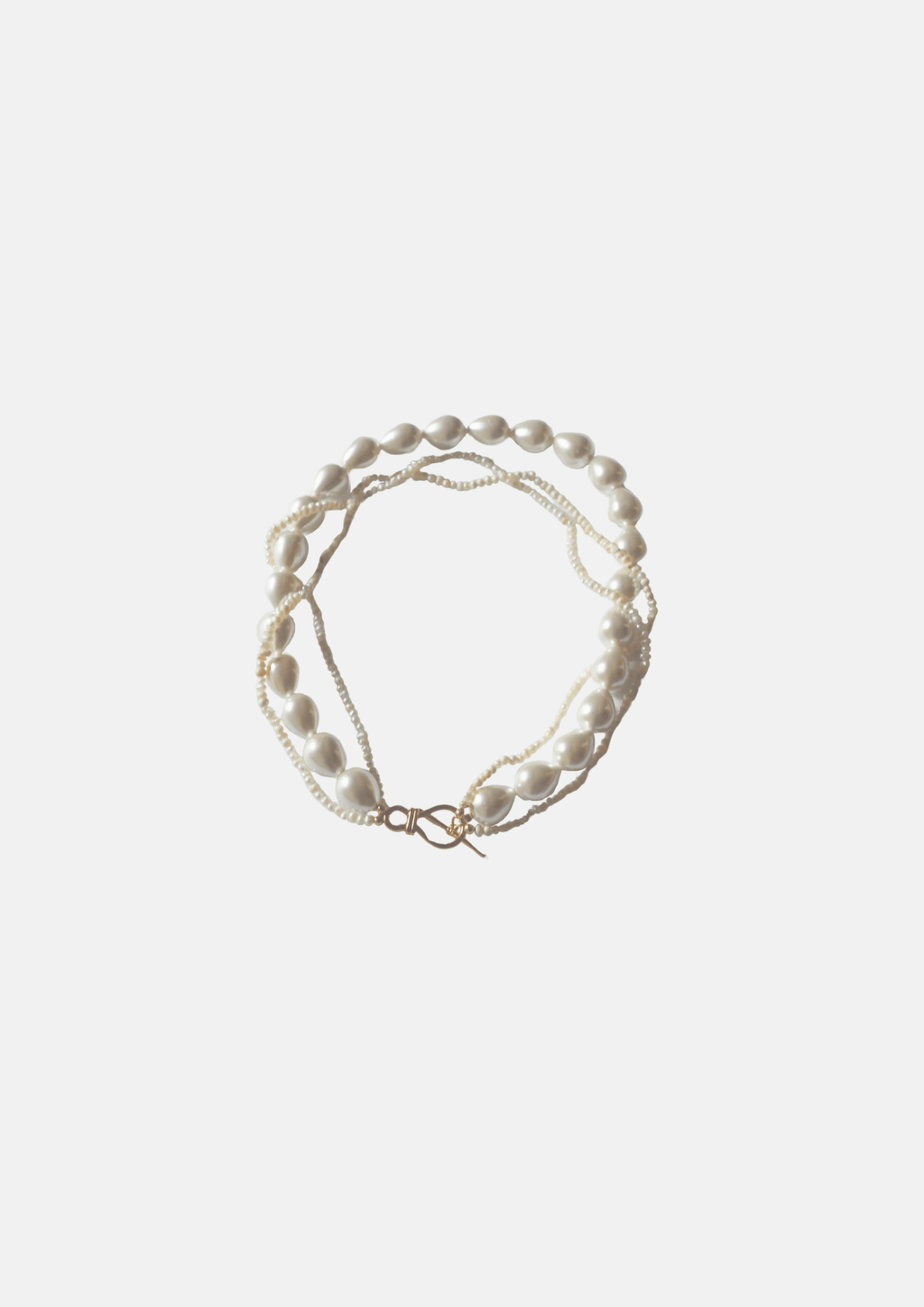 Collier multi rangs Emma : élégance et tendance pour toutes les occasions - NGSHOP-ONE