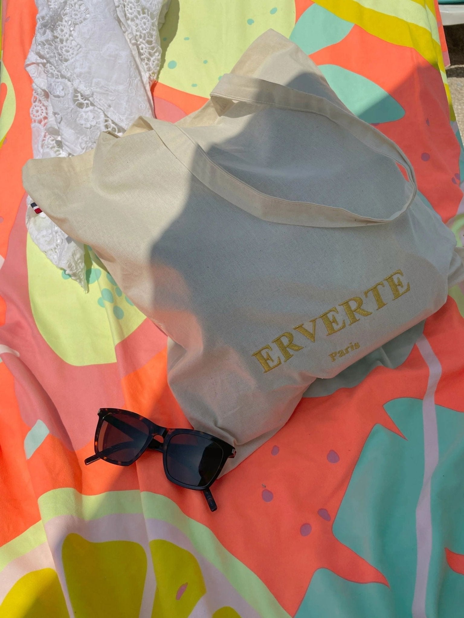 Tote Bag Fashionista : l'accessoire moderne et tendance parfait pour toutes les occasions - NGSHOP-ONE